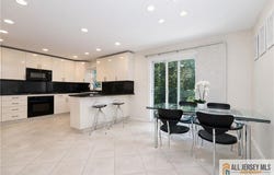 11 Buffalo Run, East Brunswick, NJ 08816