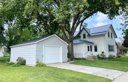 326 N Jefferson Avenue, Springfield, MN 56087