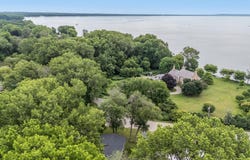 379 WILLOW Lane, MENASHA, WI 54952