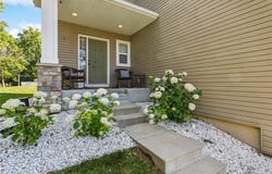 960 Carver Beach Road, Chanhassen, MN 55317