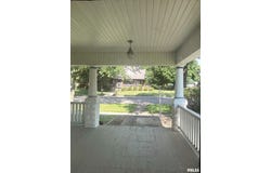 302 N ROSE Street, Elmwood, IL 61529