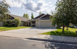 1172 NW 22nd Place, Redmond, OR 97756
