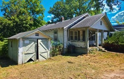 8 Dixie Drive, Anderson, IN 46016
