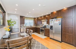 39 Simmons Loop, Staten Island, NY 10314