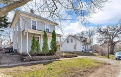 505 N C Street, Fairfield, IA 52556