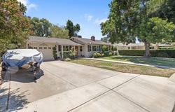 1711 W Meadow Avenue, Visalia, CA 93277
