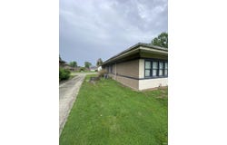 665 NE A St, Linton, IN 47441