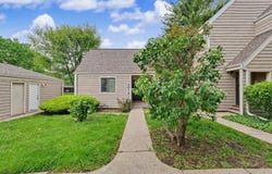 2014 Blackthorn Drive, Champaign, IL 61821