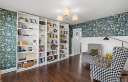 1887 Lunenburg Drive, St Peters, MO 63376
