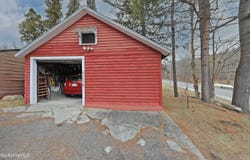 735 Cape St, Lee, MA 01238
