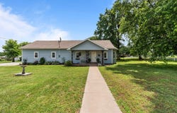 322 E Drive Street, Clever, MO 65631