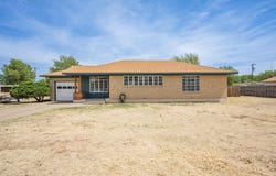 810 CHARLES, Panhandle, TX 79068-1190