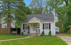1324 Maple Avenue, Fort Wayne, IN 46807-1016