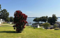 27 Paradise Point Rd, Gilbertsville, KY 42044