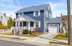 31 N Clarendon Ave, Margate, NJ 08402