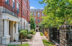 4479 BEACON GROVE CIRCLE, FAIRFAX, VA 22033