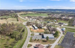 921 E Douglas Street, Prairie Grove, AR 72753