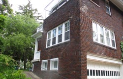 1912 Moores River Drive, Lansing, MI 48910