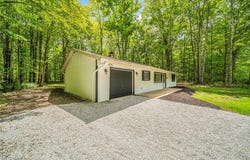 2086 S Park Lane, Roaming Shores, OH 44084