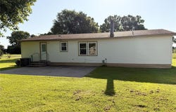 7040 Pine Tree Drive, Lexington, OK 73051