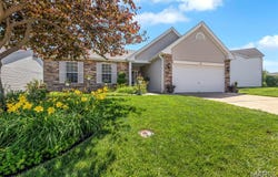354 Birchwood Crossing Lane, Maryland Heights, MO 63043
