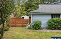 205 NW Lancer St, Lincoln City, OR 97367