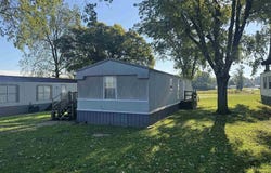619 Sandy Ln, Morganfield, KY 42437