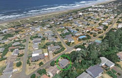 2405 NW Parker Avenue, Waldport, OR 97394