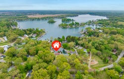 50761 W Bay Road, Dowagiac, MI 49047