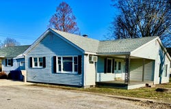 644 Oak St., Carmi, IL 62821