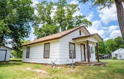 1707 N Weaver Street, Gainesville, TX 76240