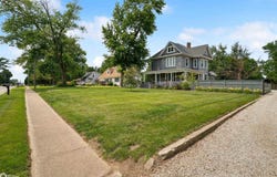 2812 West Avenue, Burlington, IA 52601