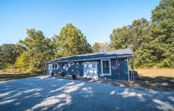 321 Lake Lane, Hillsboro, IL 62049