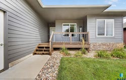 606 Marie Dr, Harrisburg, SD 57032