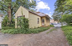 1660 OLD PHILADELPHIA PIKE, LANCASTER, PA 17602
