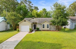 2675 Idlebrook Circle, Midway Park, NC 28544