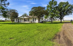405 Old Highway 20, McDade, TX 78650