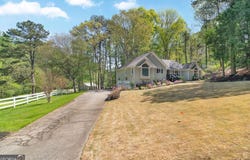 1819 Yorkshire Drive, Woodstock, GA 30189