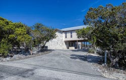 210 Bluebonnet Dr, Concan, TX 78838