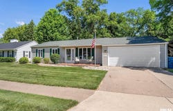941 33RD Avenue, East Moline, IL 61244