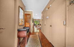 25 Windsor Gate Drive, North Hills, NY 11040
