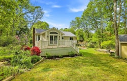 17 Briggs Avenue, Bourne, MA 02532
