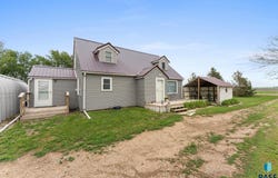 47296 323rd St, Elk Point, SD 57025