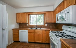 880 Johnstown Lane, Wheaton, IL 60189