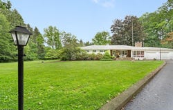 6 Evergreen Pl, Washington Twp., NJ 07840-3912
