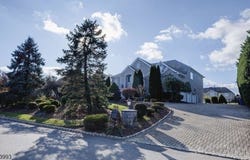 15 Michelle Way, Montville Twp., NJ 07058-9447