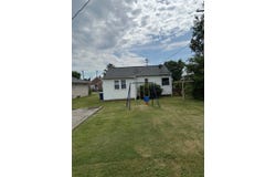 210 7th St, Carmi, IL 62821