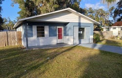 285 E LAKE STREET, UMATILLA, FL 32784