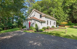 62 Guymard Tpke, Godeffroy, NY 12729