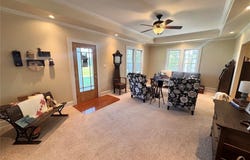 4001 W Ely Road, Hannibal, MO 63401